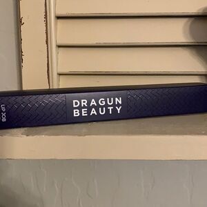 Dragun Beauty Lip job liner and sharpener